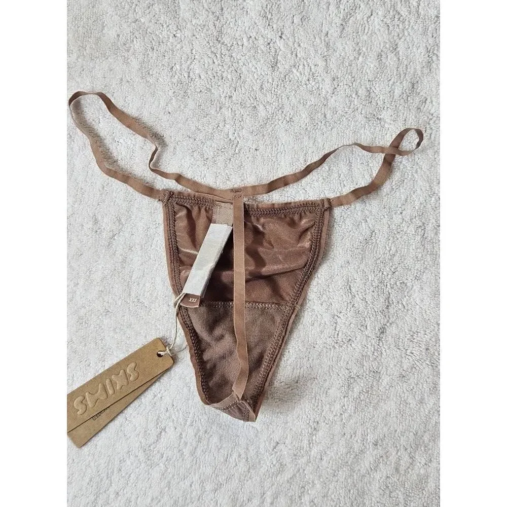 Skims string panty Nwt‎